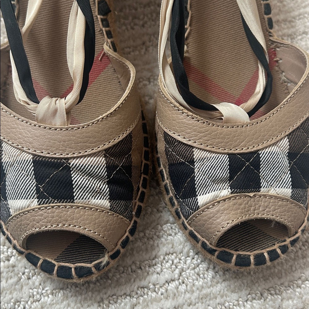 Women’s authentic Burberry espadrille - Picture 6 of 7